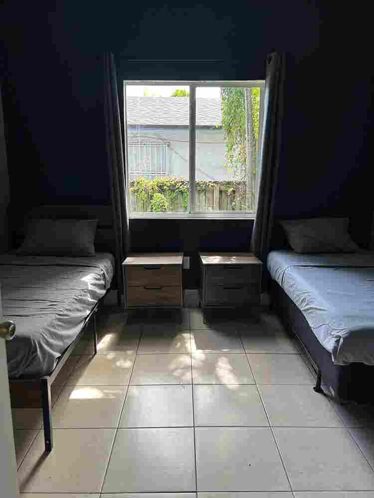 SE RENTA HABITACIÓN COMPARTIDA