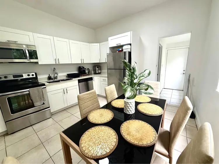 SE RENTA HABITACIÓN COMPARTIDA $