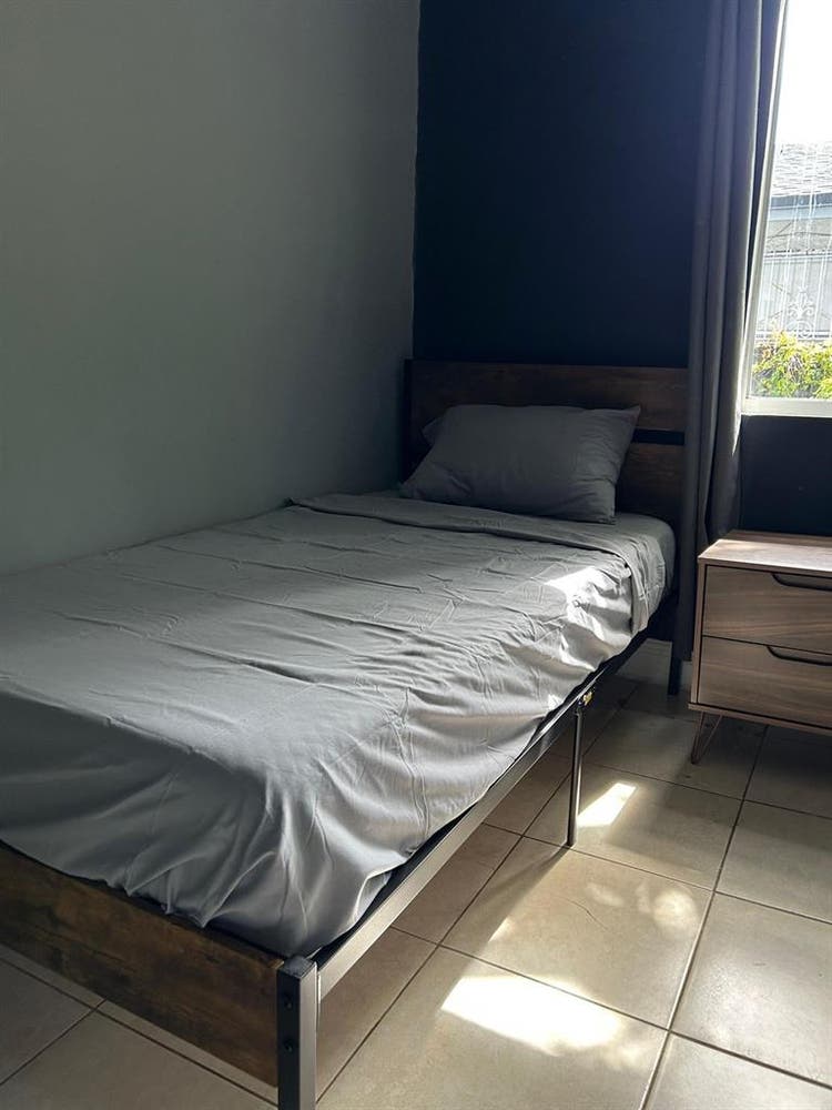 SE RENTA HABITACIÓN COMPARTIDA