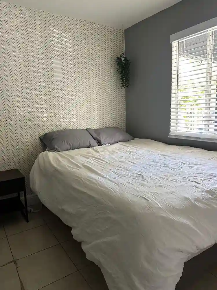 RENTO ROOM PRIVADO/
BAÑO COMPARTIDO