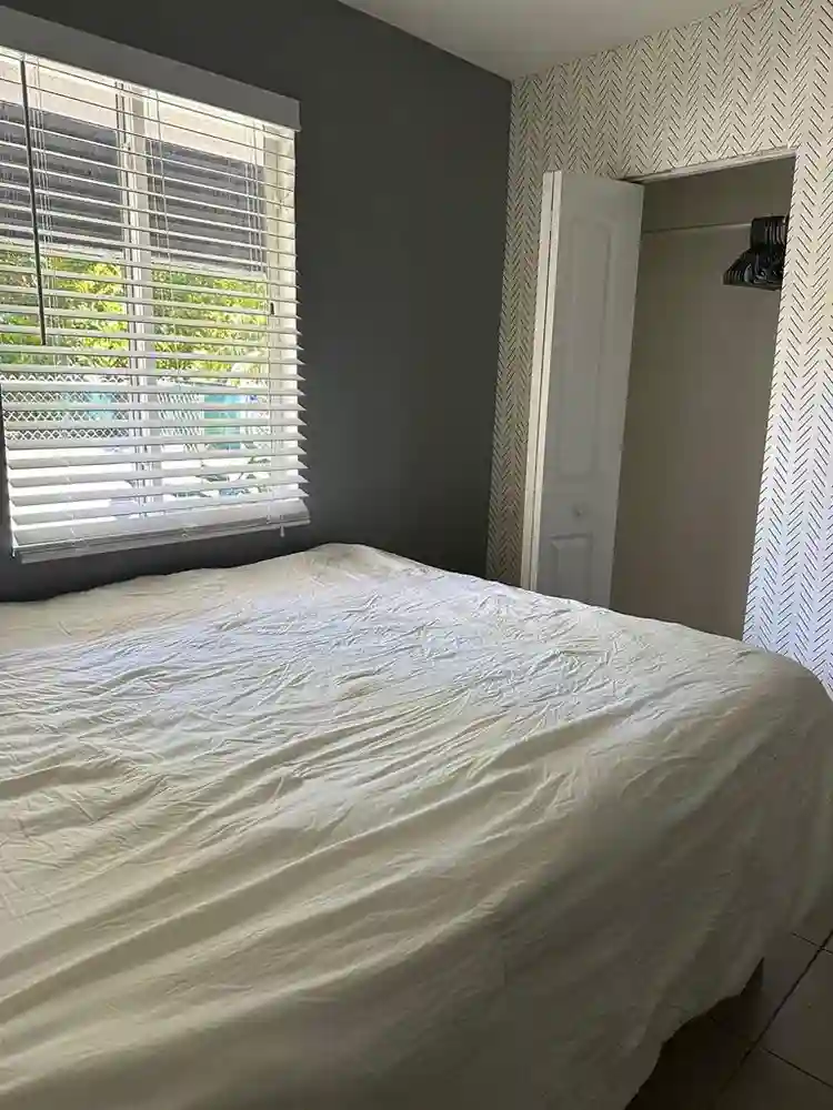 RENTO ROOM PRIVADO/
BAÑO COMPARTIDO