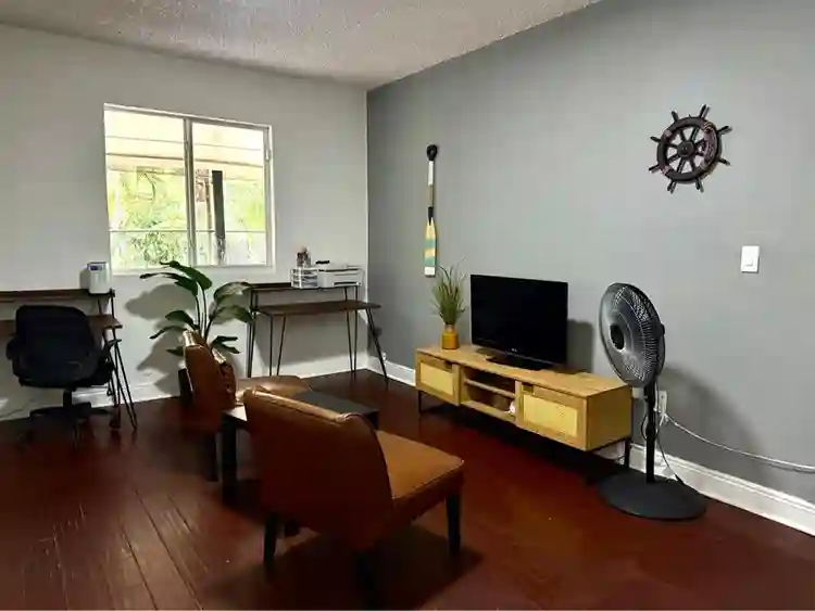 RENTO ROOM PRIVADO/
BAÑO COMPARTIDO