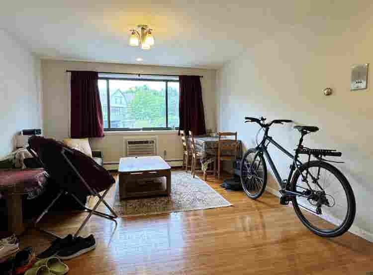 Sunny 2br apt in Cambridge