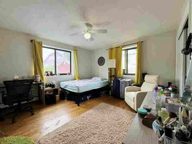 Sunny 2br apt in Cambridge