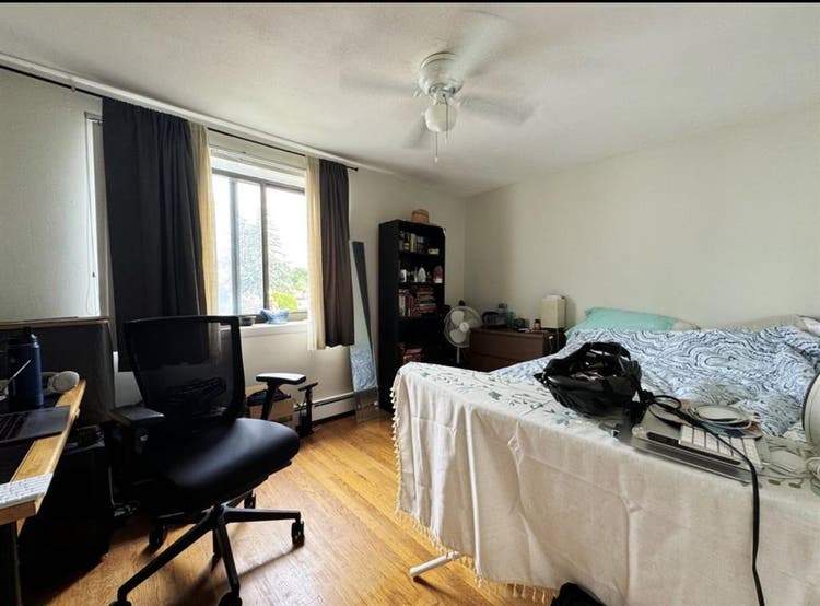Sunny 2br apt in Cambridge