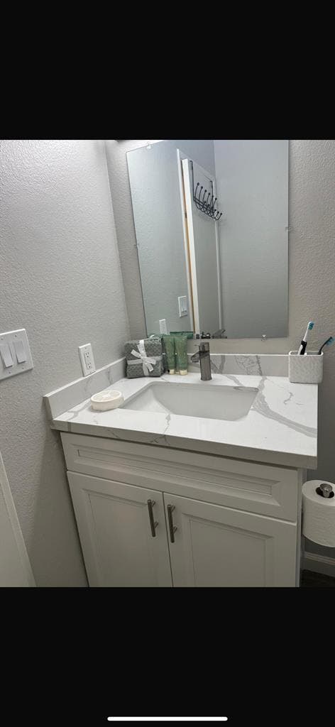 Room for rent / first floor