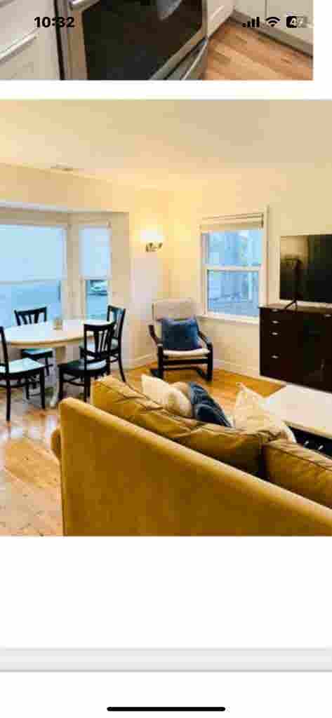 Live by the beach in a private room