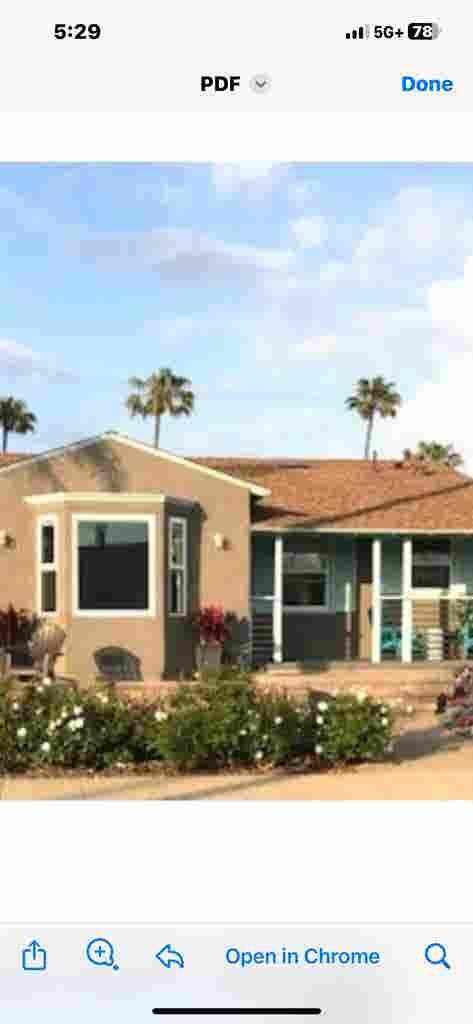 Live by the beach in a private room