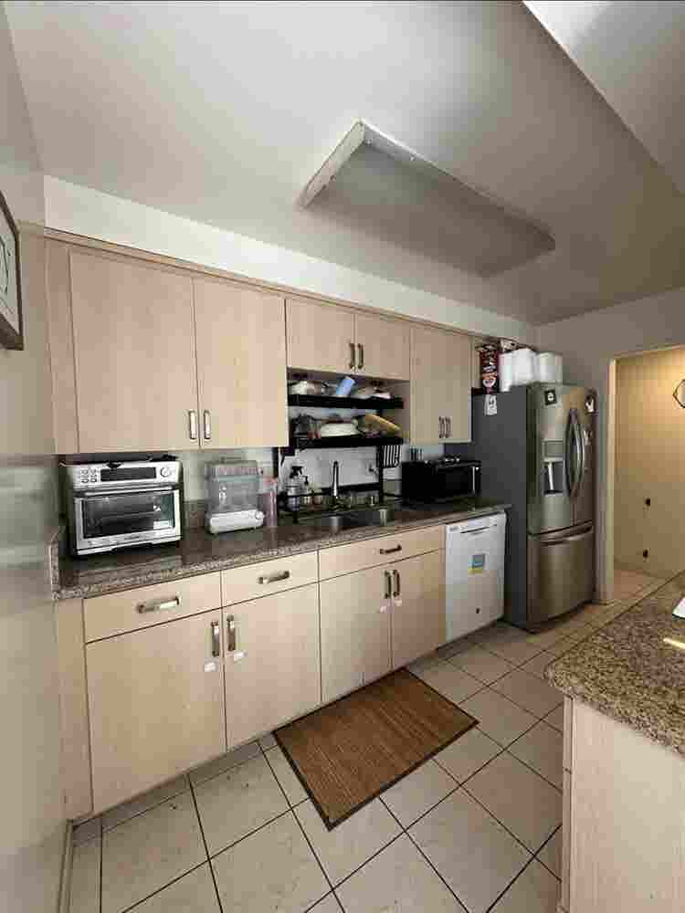 ISO ROOMMATES IN REDONDO BEACH