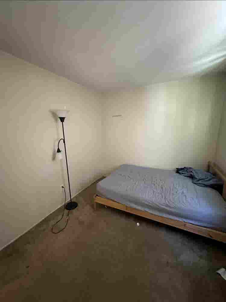 ISO ROOMMATES IN REDONDO BEACH