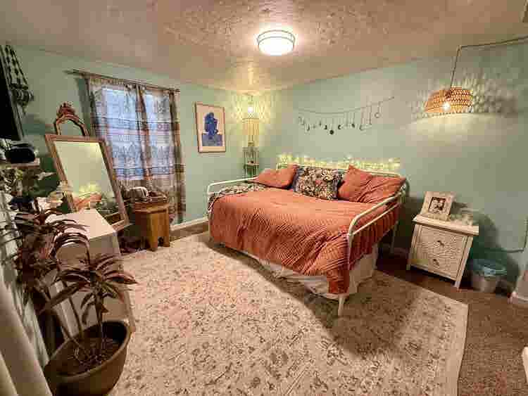 Furnished Rooms in Artist Haven