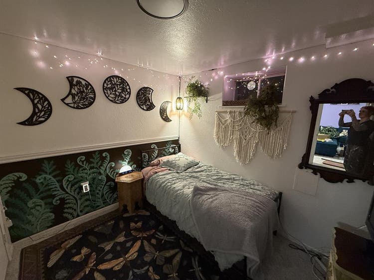 Furnished Rooms in Artist Haven