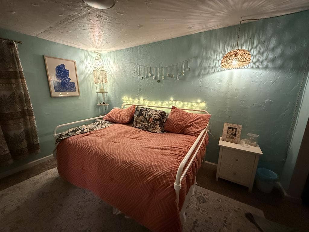 Furnished Rooms in Artist Haven