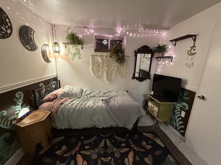 Furnished Rooms in Artist Haven