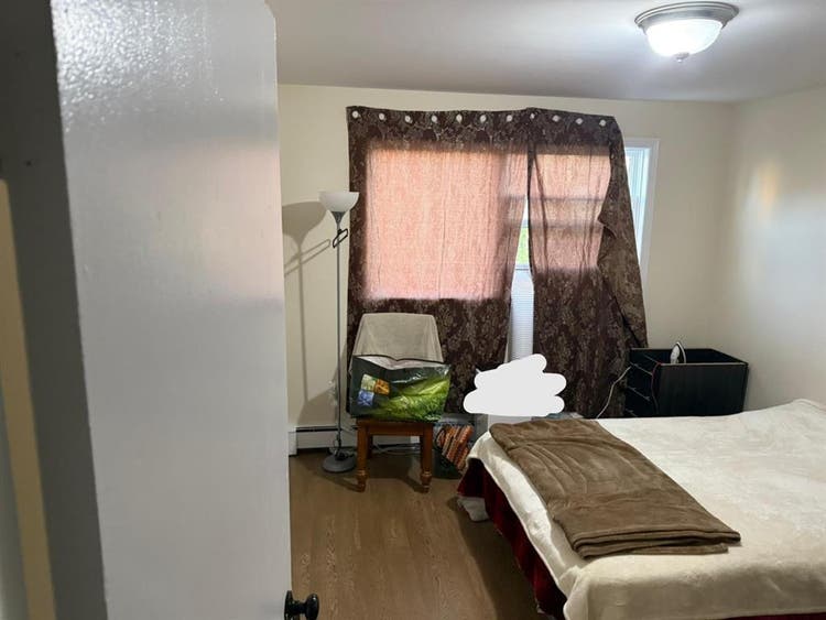 Renting 1 bedroom in a 2 bedroom ap
