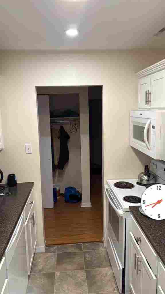 Renting 1 bedroom in a 2 bedroom ap