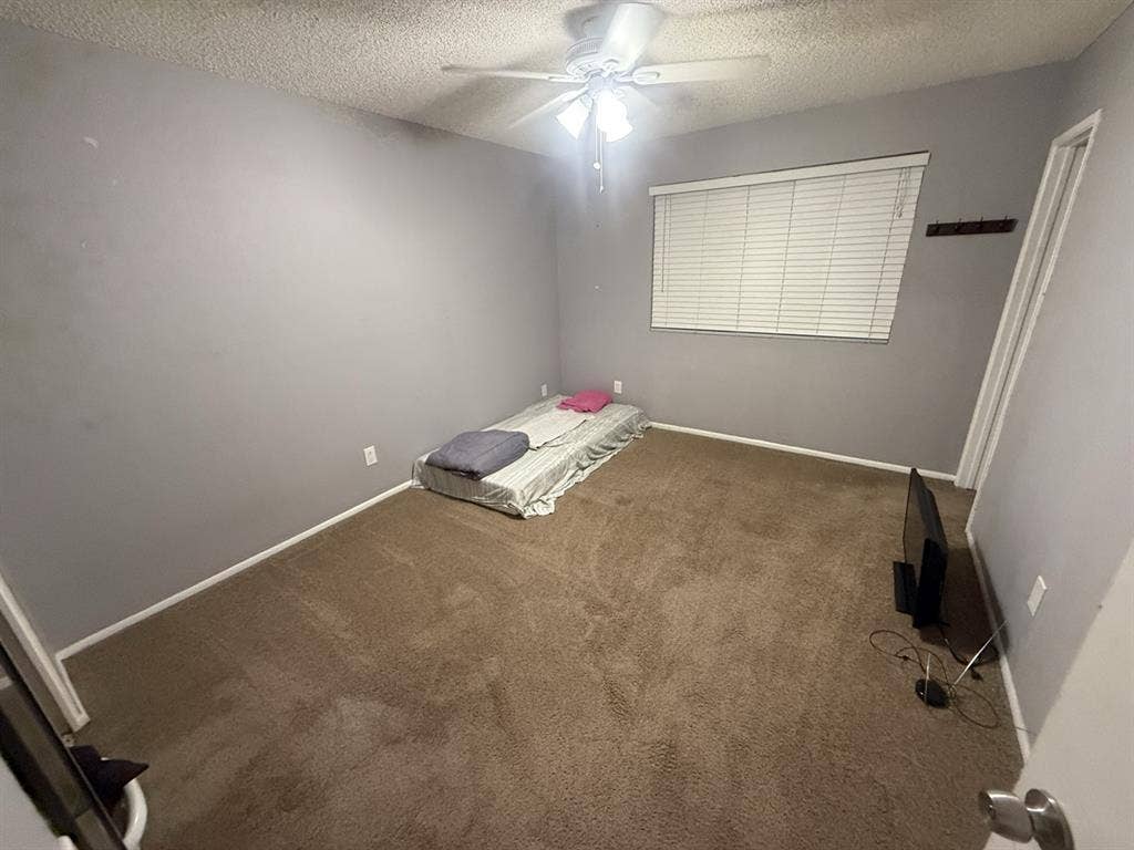 Master bedroom for rent