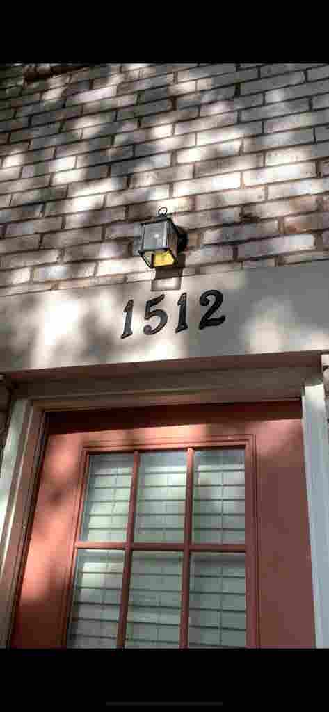 Bed/bath + private office!