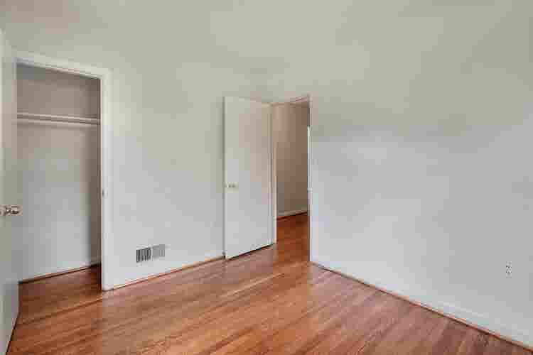 Room for rent in Arlington VA!