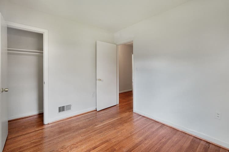 Room for rent in Arlington VA!