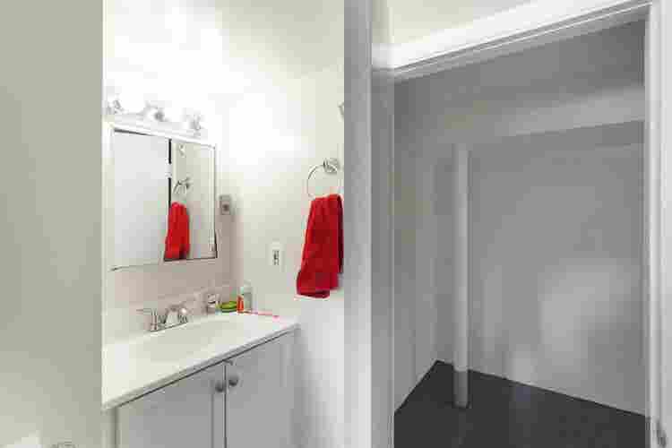 Room for rent in Arlington VA!