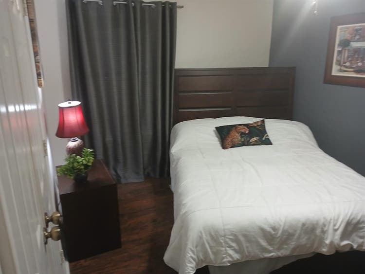 2 Rooms for Rent- $