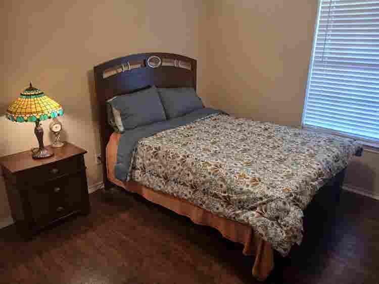 2 Rooms for Rent- $
