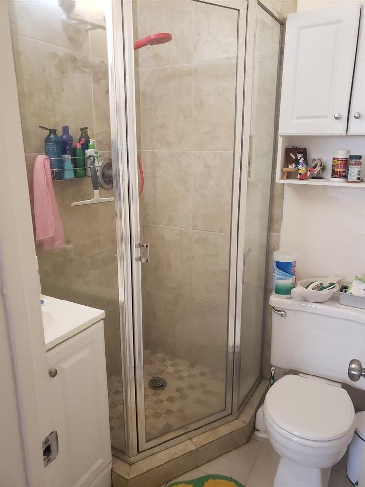 Bedroom + private bathroom for rent
