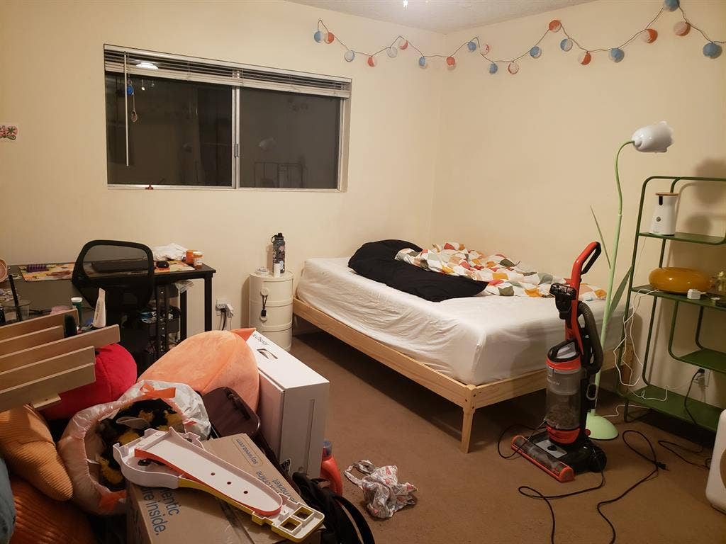 Bedroom + private bathroom for rent