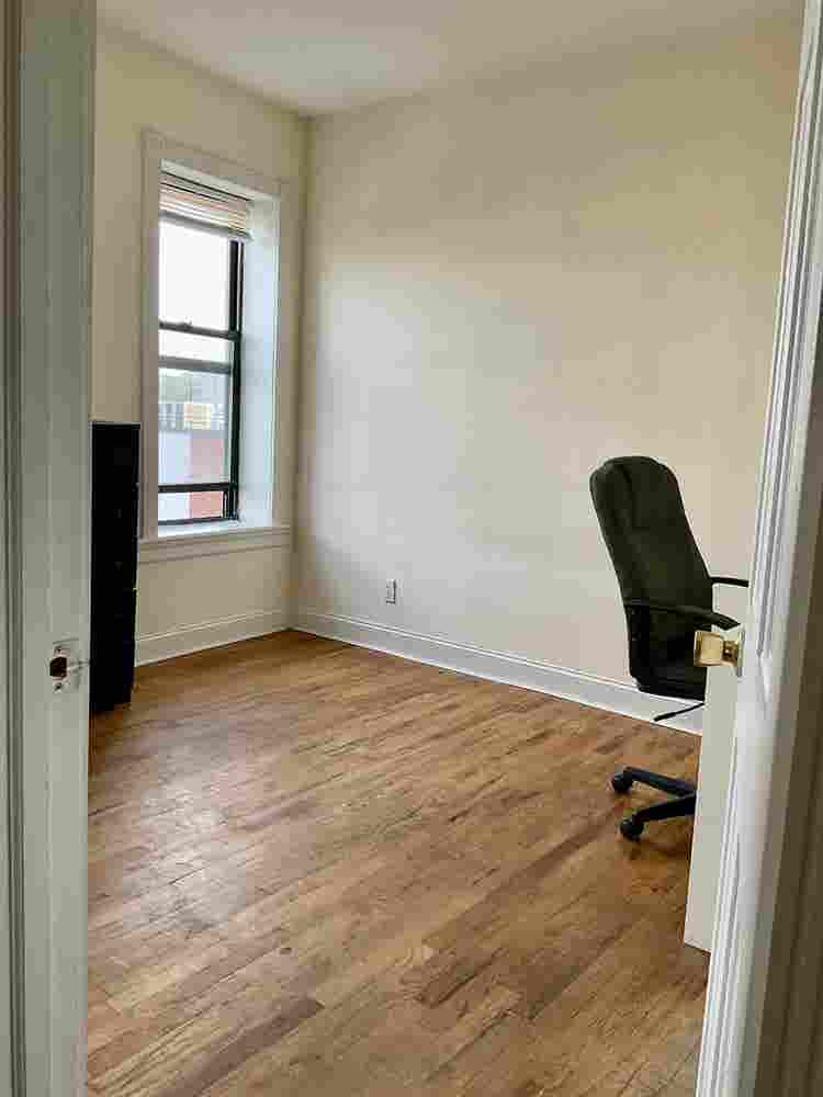 Big Sunny Space in Hamilton Heights