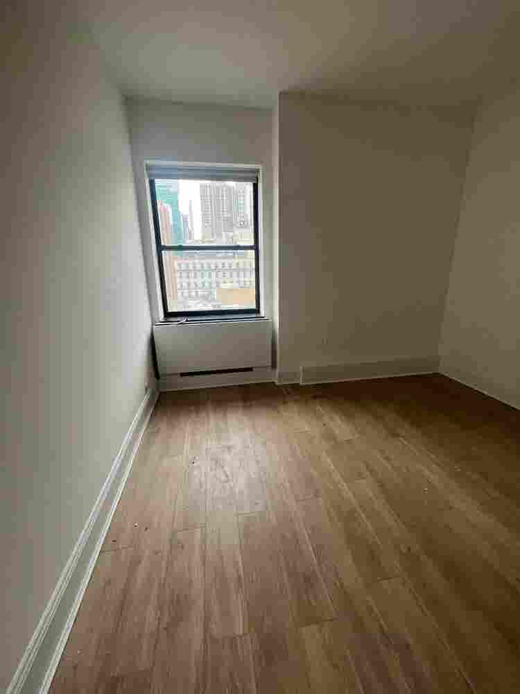 ✨Spacious Room w/ Private Bath ✨