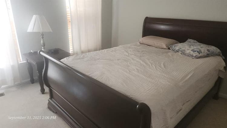 I am looking for a roommate