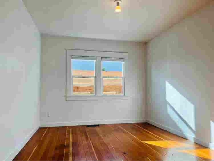 Room for rent! OCT. 1st
