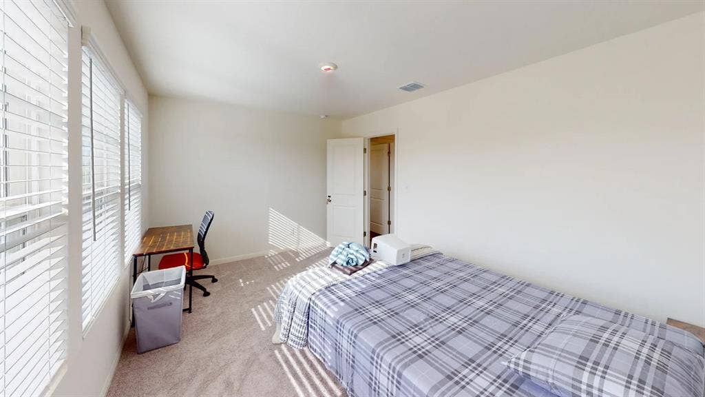 5 BR in Hutto