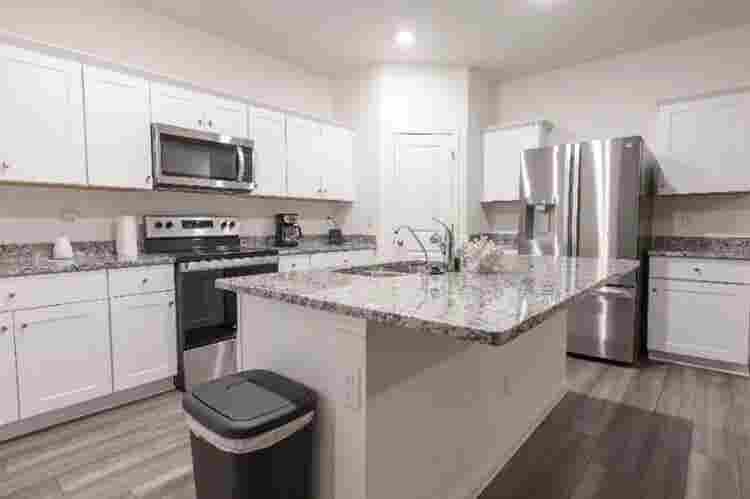 5 BR in Hutto