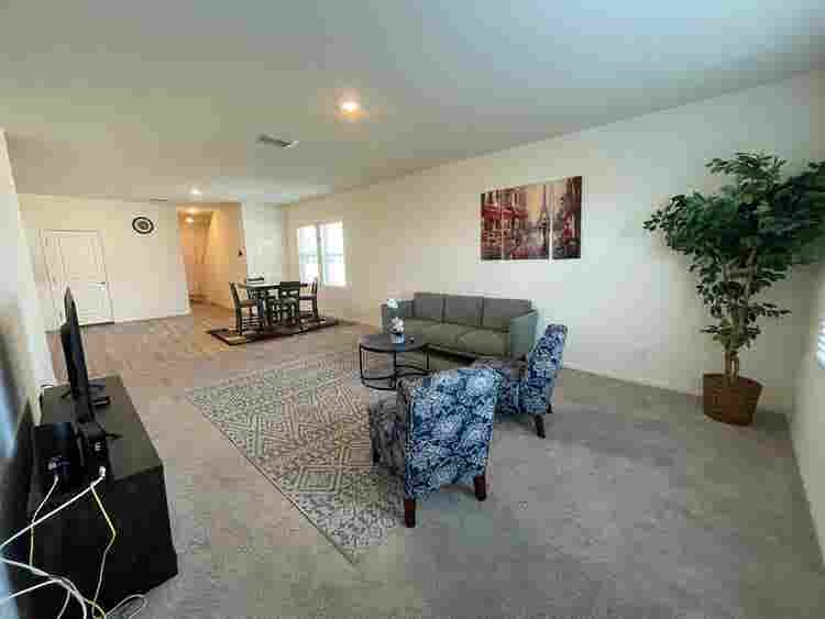 5 BR in Hutto