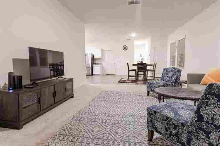 5 BR in Hutto