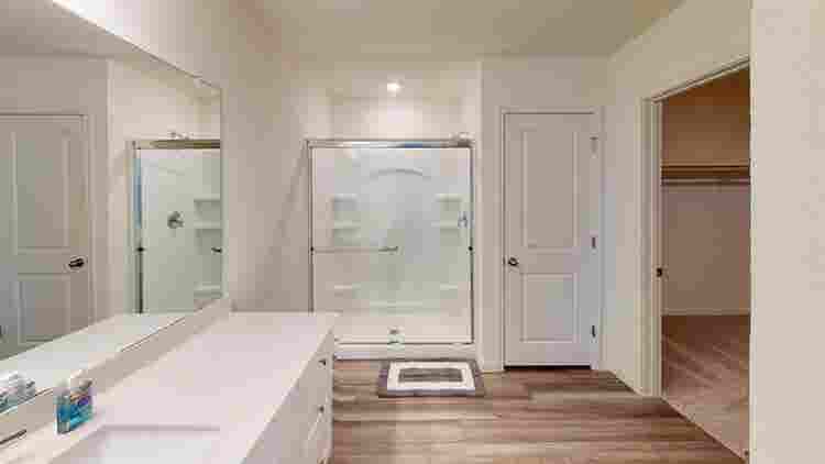 5 BR in Hutto