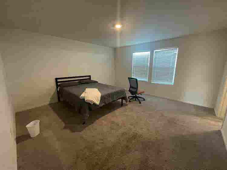 5 BR in Hutto