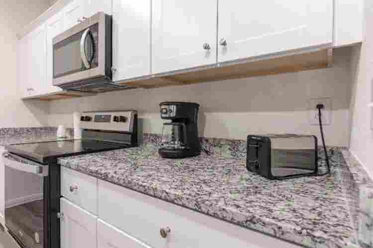 5 BR in Hutto