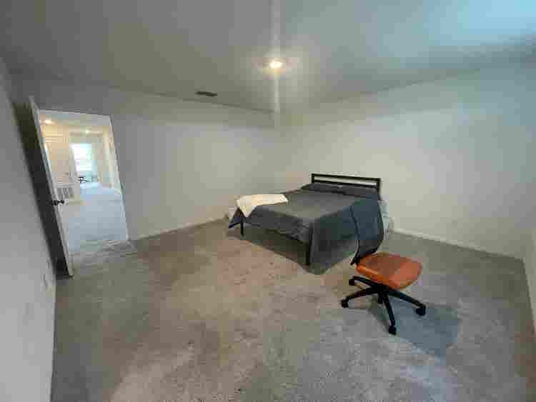 5 BR in Hutto