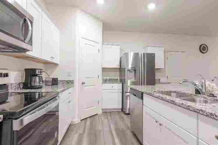 5 BR in Hutto