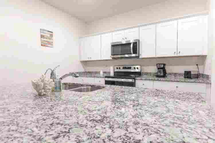 5 BR in Hutto