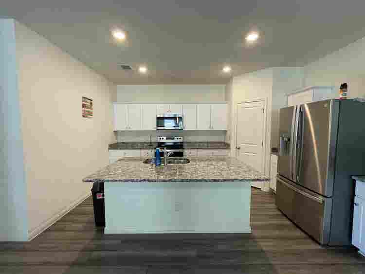 5 BR in Hutto