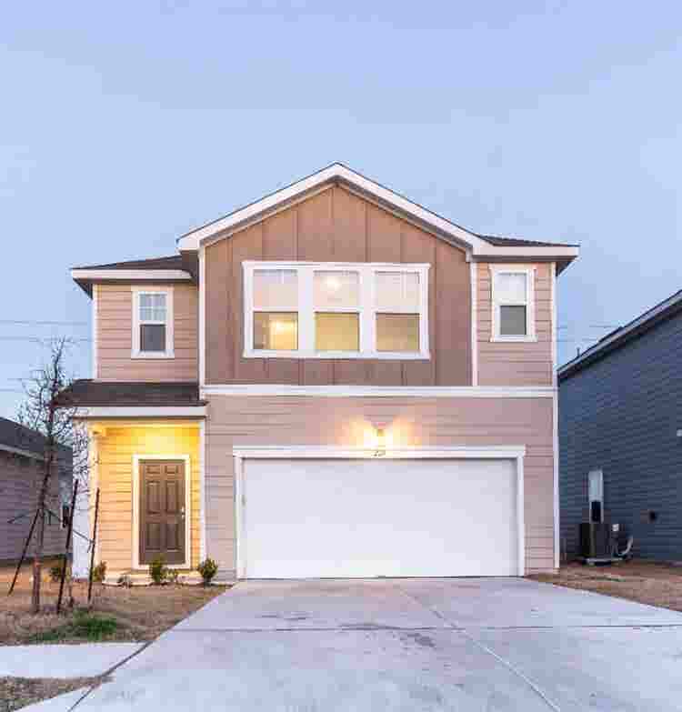 5 BR in Hutto