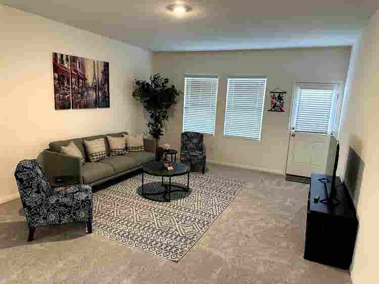 5 BR in Hutto
