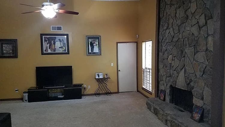 4 BR in Riverdale