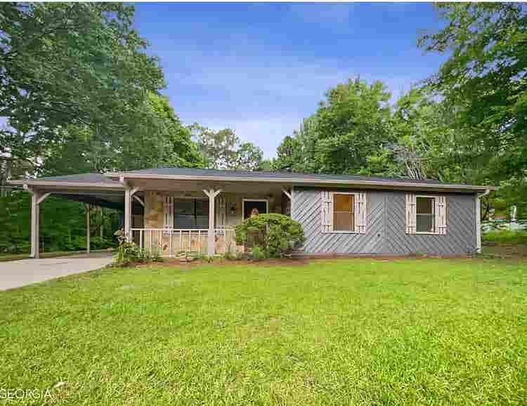 3 BR in Douglasville