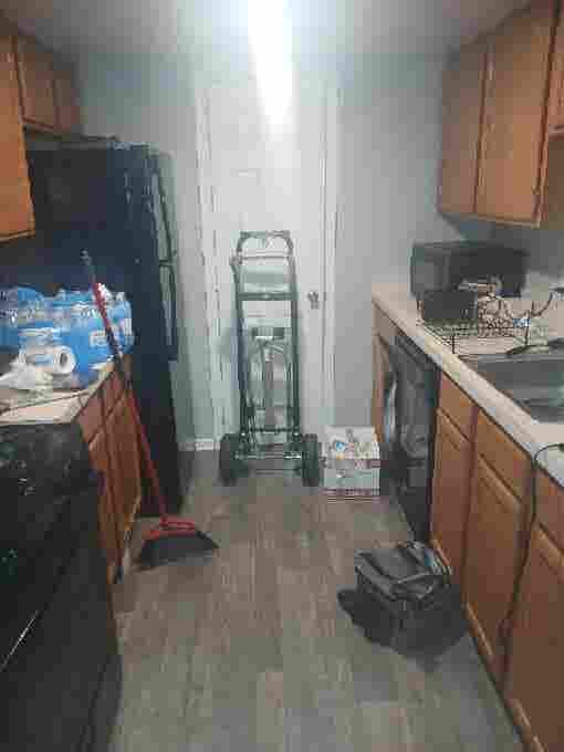 Looking for roomate