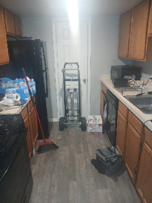 Looking for roomate